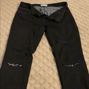♟Free People Black Jeans w/ knee rips♟